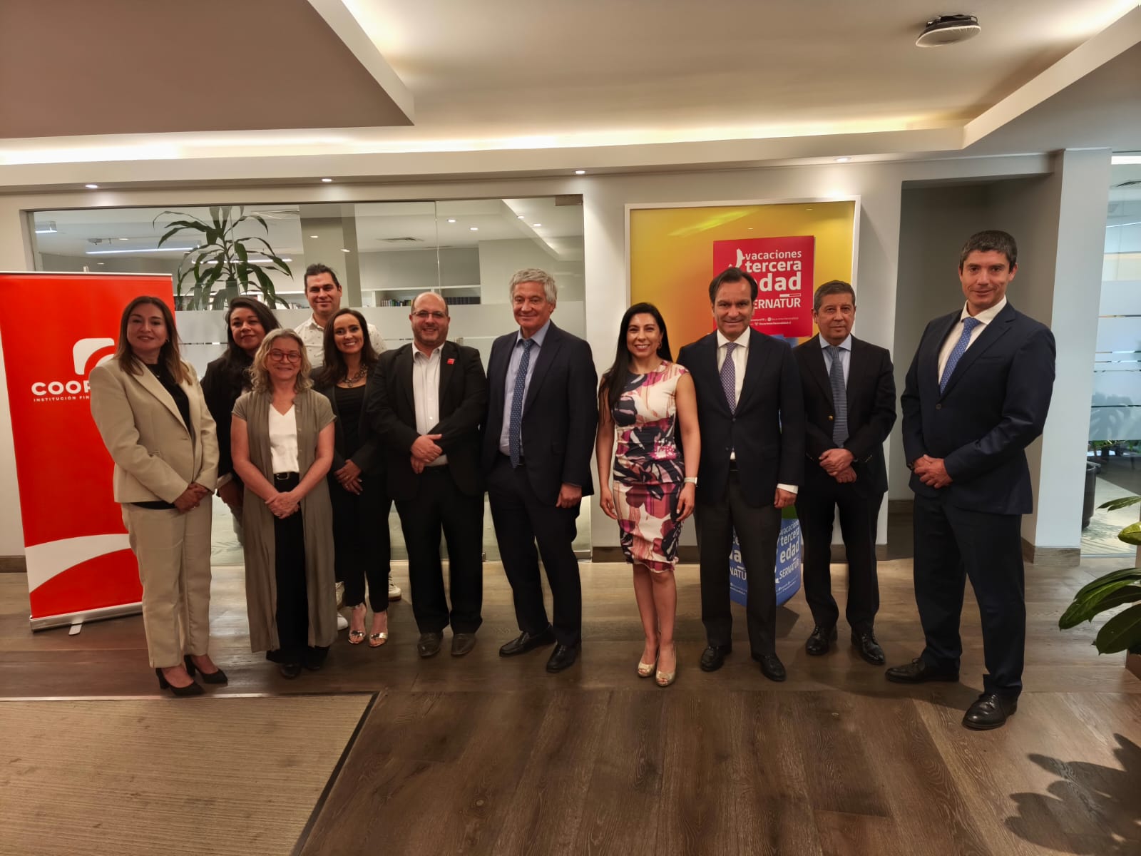 Inclusión de personas mayores: Coopeuch firma convenio con Sernatur