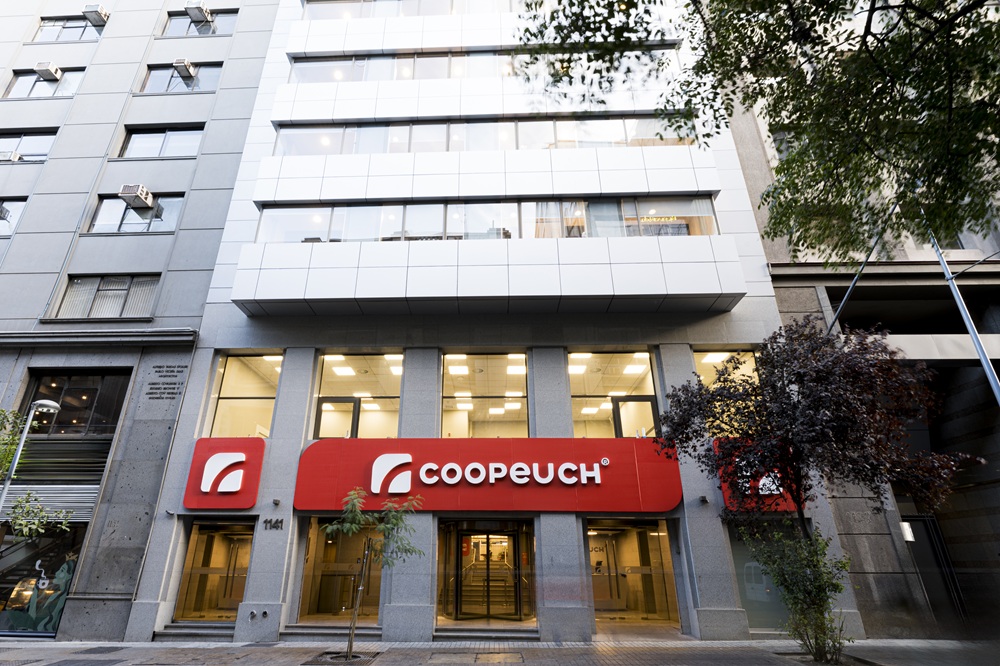 Coopeuch logra un nuevo hito: alcanza los 1,3 millones de socios en todo el país